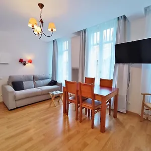  Appartement Il Etait Une Fois Luchon, T2, Centre Luchon, Wifi, Casier A Skis, Ascenseur, 4 Personnes